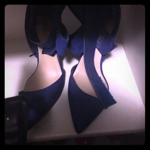 Rue 21 royal blue heels with large bow in side
